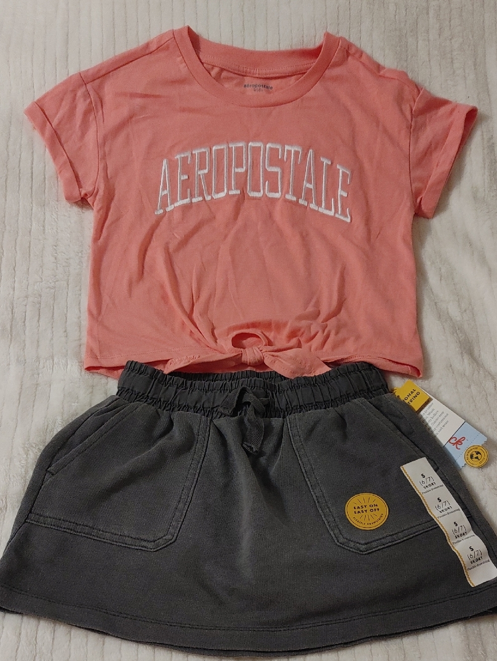 Aeropostale Kids Coral Knot-Front Tee with Cat & Jack Charcoal Skort